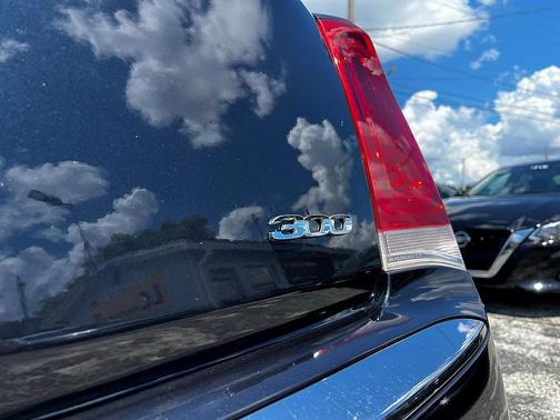 2016 Chrysler 300 Limited