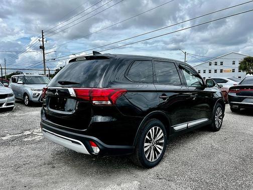 2020 Mitsubishi Outlander ES