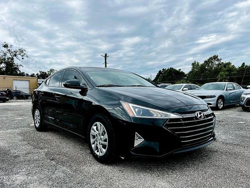 2020 Hyundai ELANTRA SE