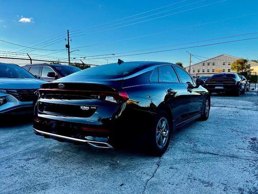 2021 Kia K5 LXS 4dr Sedan