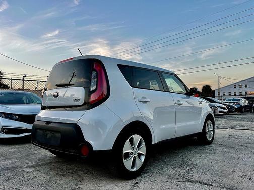 2016 Kia Soul Base
