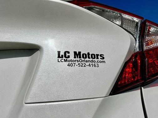 2018 Toyota C-HR XLE 4dr Crossover