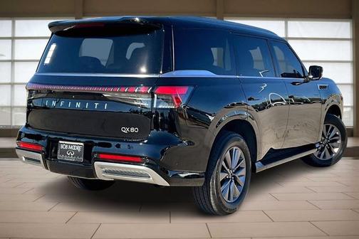 2025 INFINITI QX80 PURE