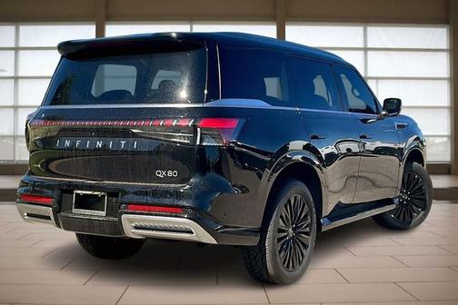 2025 INFINITI QX80 PURE