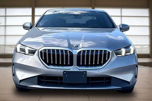 Oxide Gray Metallic 2024 BMW 530 i xDrive