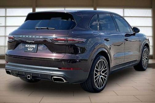 Purpurite Metallic 2019 Porsche Cayenne Base
