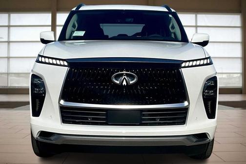 2025 INFINITI QX80 LUXE