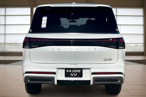 2025 INFINITI QX80 LUXE