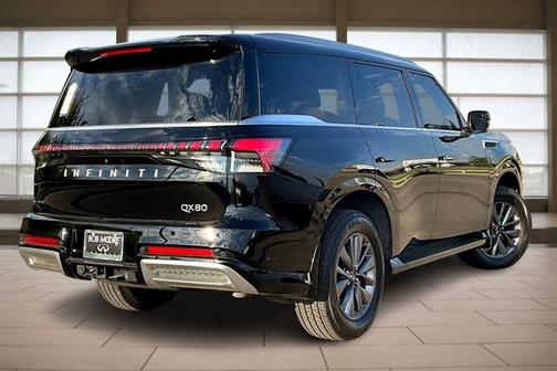2025 INFINITI QX80 PURE