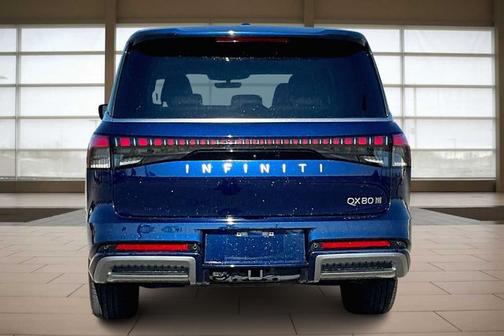 2025 INFINITI QX80 LUXE