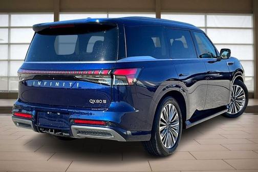 2025 INFINITI QX80 LUXE