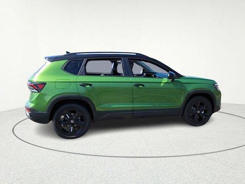 2025 Volkswagen Taos 1.5T SE Black