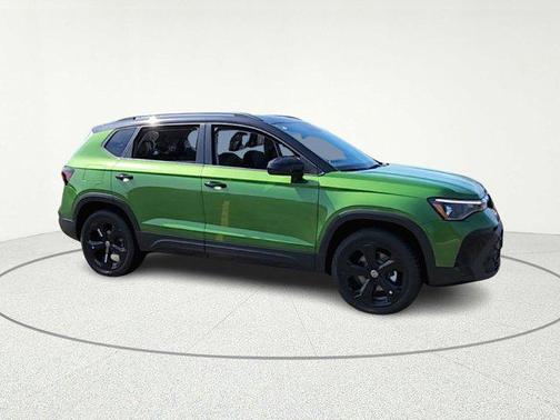 2025 Volkswagen Taos 1.5T SE Black