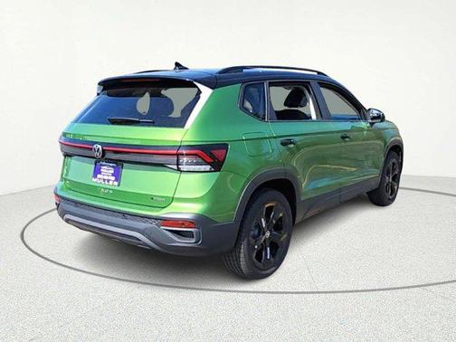 2025 Volkswagen Taos 1.5T SE Black