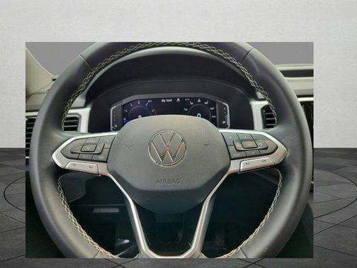 2022 Volkswagen Atlas 3.6L SE w/Technology