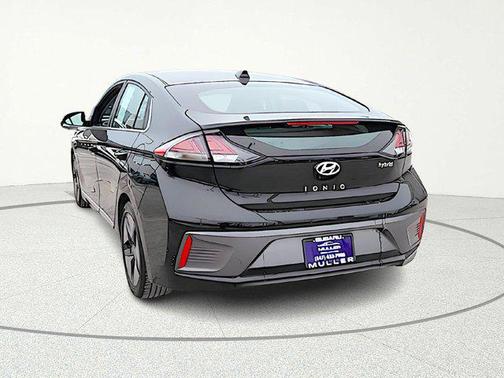 2022 Hyundai IONIQ Hybrid SEL