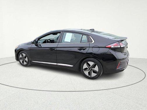 2022 Hyundai IONIQ Hybrid SEL