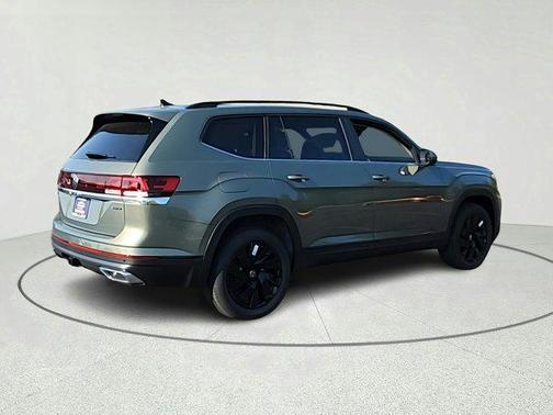 2026 Volkswagen Atlas 2.0T SE w/Technology 4MOTION