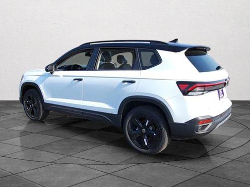 2025 Volkswagen Taos 1.5T SE Black