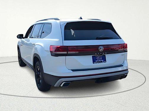 opal white pearl 2026 Volkswagen Atlas Peak Edition