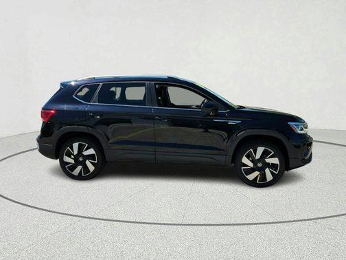 2024 Volkswagen Taos 1.5T SEL