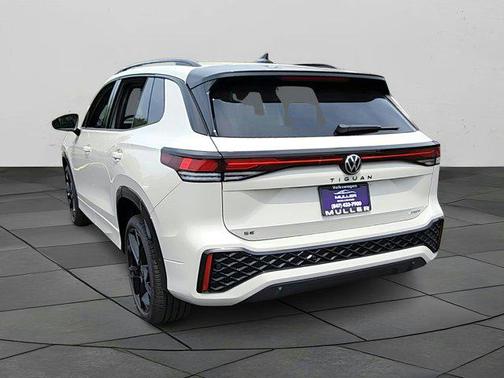 2025 Volkswagen Tiguan 2.0T SE R-Line Black 4MOTION