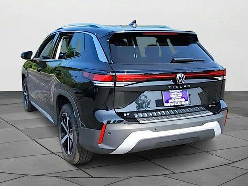 2025 Volkswagen Tiguan 2.0T SE 4MOTION