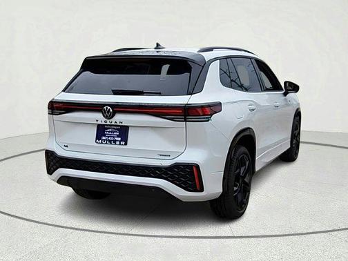 2025 Volkswagen Tiguan 2.0T SE R-Line Black 4MOTION