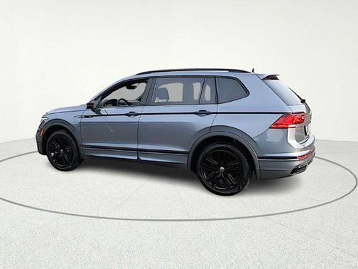 2022 Volkswagen Tiguan 2.0T SE R-Line Black 4MOTION