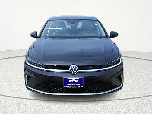 Deep Black Pearl 2026 Volkswagen Jetta 1.4T SE