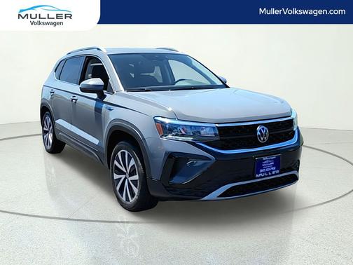 Pure Gray 2023 Volkswagen Taos 1.5T SE