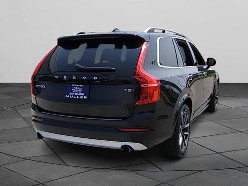 2018 Volvo XC90 T5 Momentum