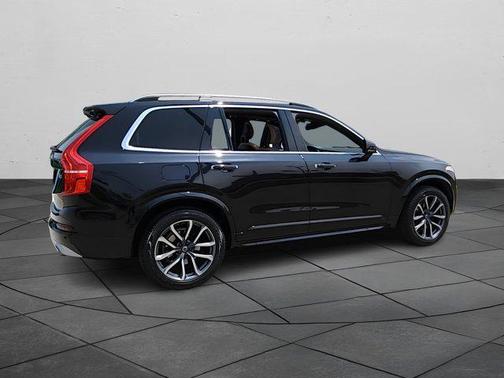 2018 Volvo XC90 T5 Momentum