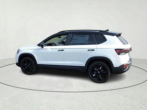 2025 Volkswagen Taos 1.5T SE Black
