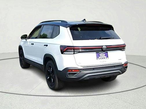 2025 Volkswagen Taos 1.5T SE Black