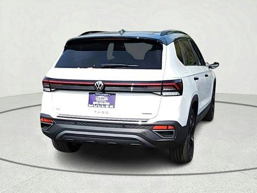 2025 Volkswagen Taos 1.5T SE Black