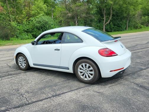 Pure White 2017 Volkswagen Beetle 1.8T
