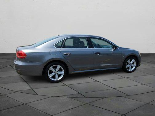 2015 Volkswagen Passat 1.8T Auto SE