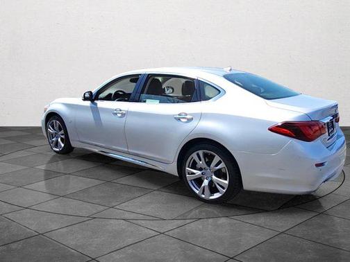 2018 INFINITI Q70L 3.7X LUXE