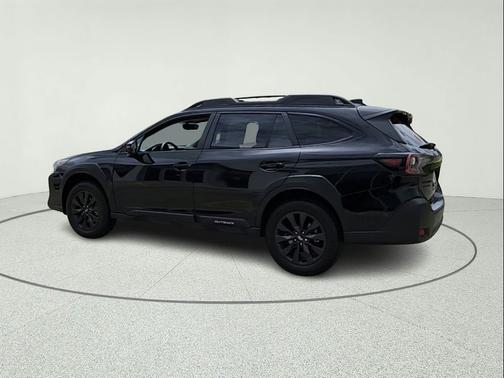 Crystal Black Silica 2024 Subaru Outback Onyx Edition