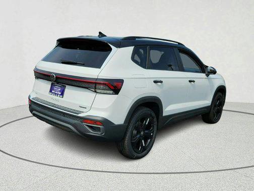 2025 Volkswagen Taos 1.5T SE Black