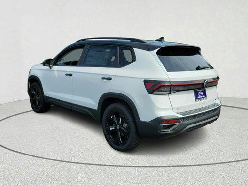 2025 Volkswagen Taos 1.5T SE Black