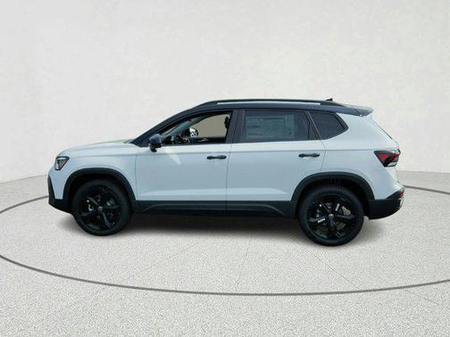 2025 Volkswagen Taos 1.5T SE Black