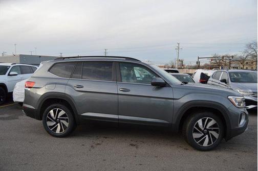 2025 Volkswagen Atlas 2.0T SE w/Technology 4MOTION