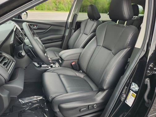 Crystal Black Silica 2025 Subaru Ascent Bronze Edition 7-Passenger