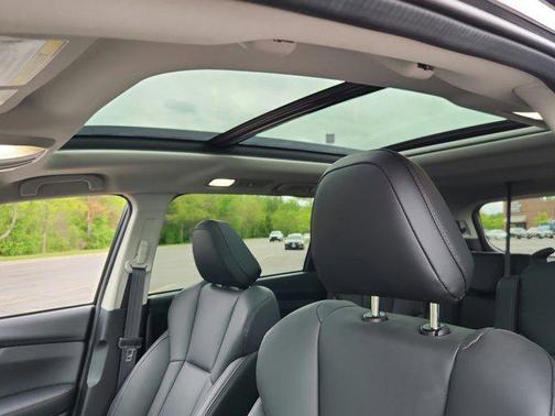 Crystal Black Silica 2025 Subaru Ascent Bronze Edition 7-Passenger