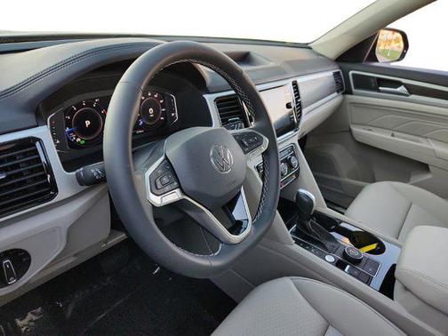 2022 Volkswagen Atlas 2.0T SE w/Technology 4MOTION