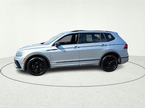 Pyrite Silver Metallic 2023 Volkswagen Tiguan 2.0T SE R-Line Black 4MOTION