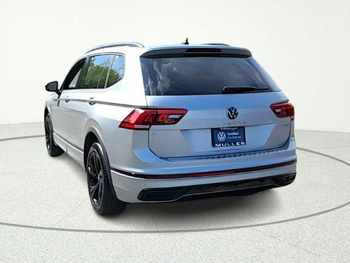 Pyrite Silver Metallic 2023 Volkswagen Tiguan 2.0T SE R-Line Black 4MOTION