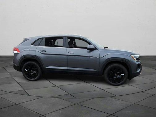 2025 Volkswagen Atlas Cross Sport 2.0T SE w/Technology 4MOTION